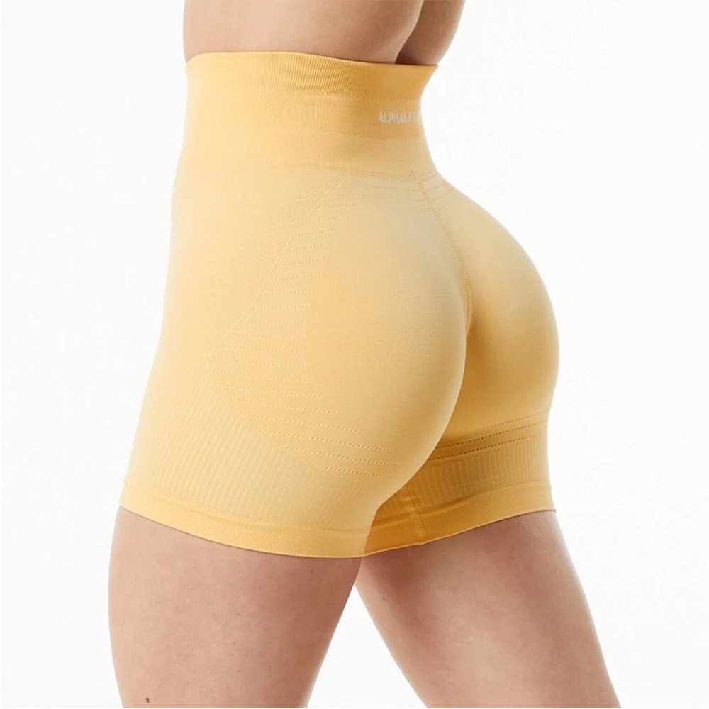 Alphalete Ozone Short - Daffodil